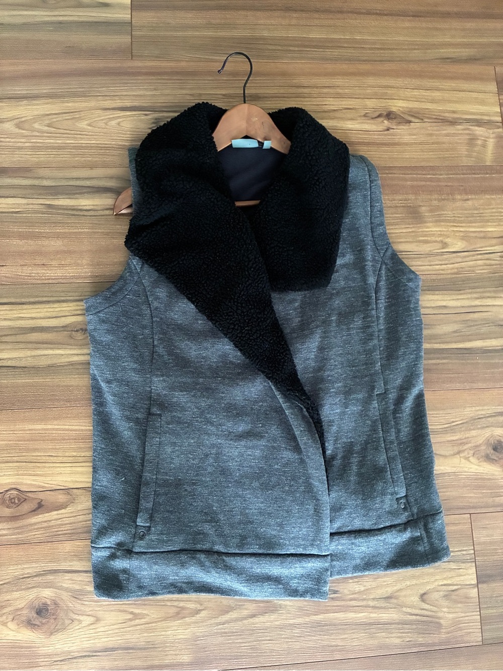 Athleta Apres Anything Cozy Sherpa Collar Vest in Heather Gray and Black